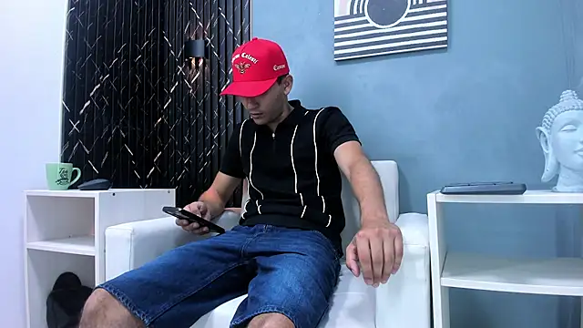 Snapshot of Liam_crox chatting on January 8, 2025, 5:48 pm Liam crox online show from January 8, 2025, 5:48 pm