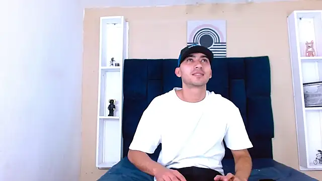 Snapshot of Liam_crox chatting on January 10, 2025, 8:59 pm Liam crox online show from January 10, 2025, 8:59 pm