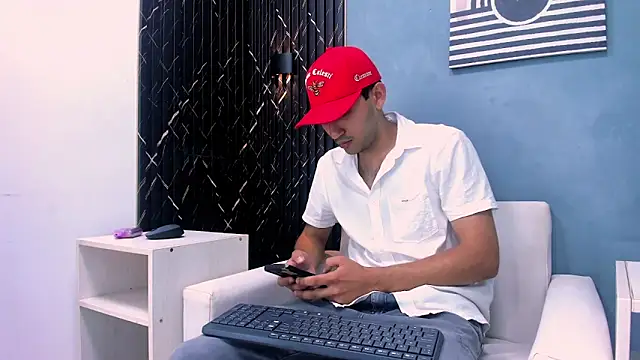 Snapshot of Liam_crox chatting on January 20, 2025, 5:37 pm Liam crox online show from January 20, 2025, 5:37 pm