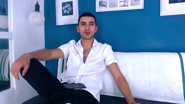 Snapshot of Liam_crox chatting on January 31, 2025, 3:22 pm Liam crox online show from January 31, 2025, 3:22 pm