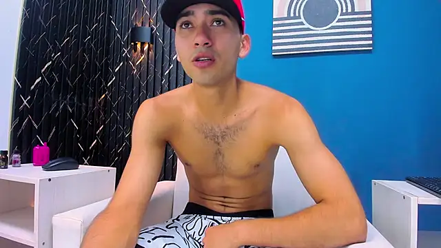 Snapshot of Liam_crox chatting on February 4, 2025, 11:49 pm Liam crox online show from February 4, 2025, 11:49 pm