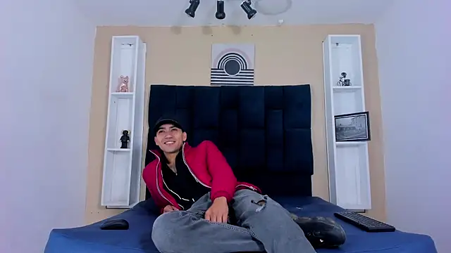 Snapshot of Liam_crox chatting on February 15, 2025, 12:22 pm Liam crox online show from February 15, 2025, 12:22 pm