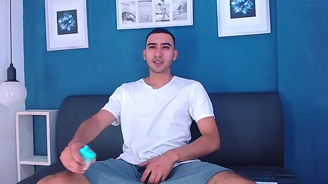 Snapshot of Liam_crox chatting on February 24, 2025, 4:15 pm Liam crox online show from February 24, 2025, 4:15 pm