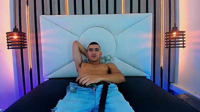 Snapshot of Liam_crox chatting on March 22, 2025, 3:20 pm Liam crox online show from March 22, 2025, 3:20 pm