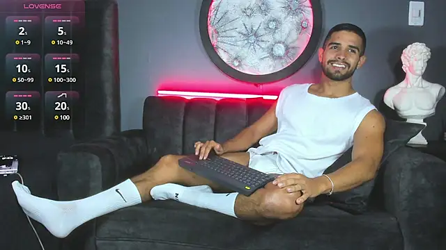 khriss brown online show from February 3, 2025, 10:43 pm