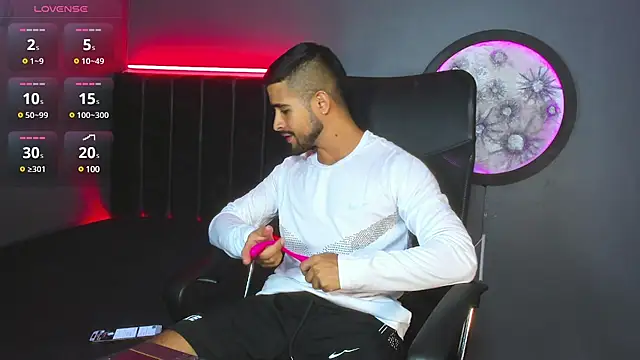 khriss brown online show from March 21, 2025, 9:56 pm