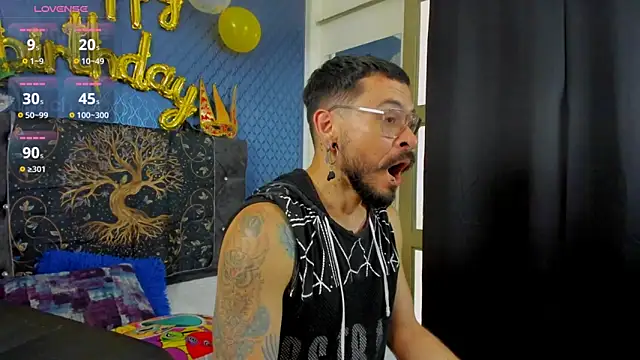 Snapshot of leondevereda chatting on February 19, 2025, 8:10 pm leondevereda online show from February 19, 2025, 8:10 pm