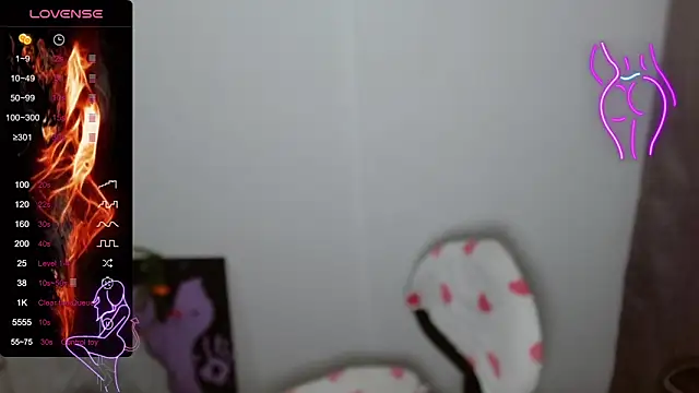 TRIXIE TANG28 online show from February 4, 2025, 3:11 am