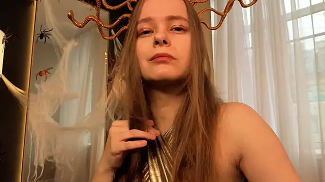 CassieCool online show from October 31, 2025, 1:01 pm