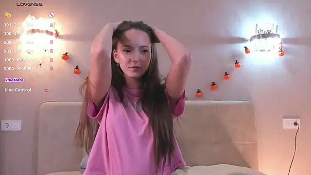 PetraBawden online show from November 17, 2025, 9:04 am