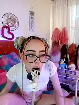 Snapshot of Yennastone chatting on December 21, 2024, 8:10 pm Yennastone online show from December 21, 2024, 8:10 pm