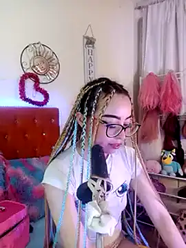 Snapshot of Yennastone chatting on December 28, 2024, 2:33 am Yennastone online show from December 28, 2024, 2:33 am