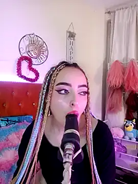 Snapshot of Yennastone chatting on January 3, 2025, 1:05 am Yennastone online show from January 3, 2025, 1:05 am