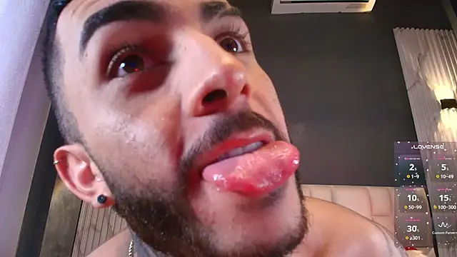 Marcelo ruiz  online show from December 4, 2025, 5:43 pm