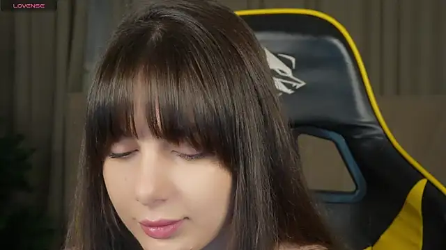 Snapshot of Alisa054 chatting on December 15, 2024, 4:15 pm Alisa054 online show from December 15, 2024, 4:15 pm