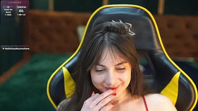 Snapshot of Alisa054 chatting on January 11, 2025, 1:59 am Alisa054 online show from January 11, 2025, 1:59 am