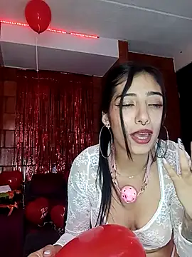 Snapshot of Raven__purple chatting on February 15, 2025, 5:19 am Raven purple online show from February 15, 2025, 5:19 am