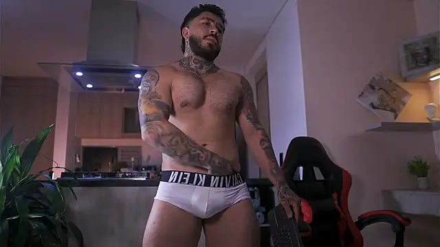 Snapshot of LeoSalvatore_ chatting on October 10, 2025, 3:38 am LeoSalvatore  online show from October 10, 2025, 3:38 am