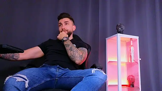 MightyAaron66 online show from February 14, 2025, 9:13 am