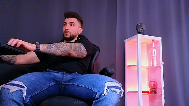 MightyAaron66 online show from March 16, 2025, 1:38 pm