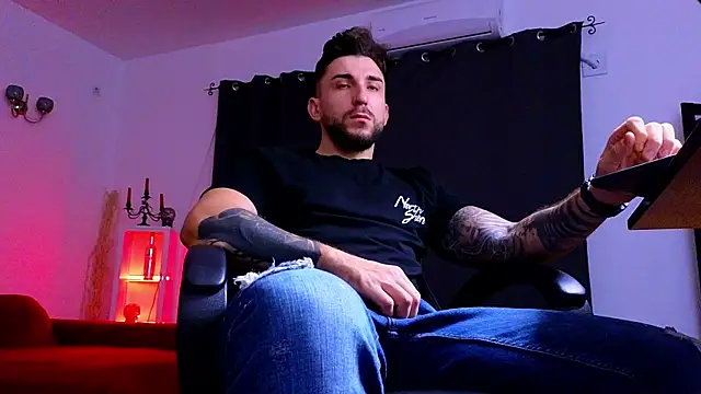 MightyAaron66 online show from October 1, 2025, 1:33 am