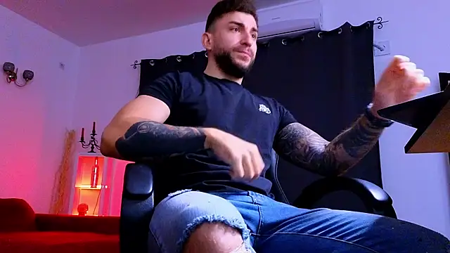 MightyAaron66 online show from November 11, 2025, 3:28 am