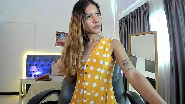 Snapshot of Tamy_edwards chatting on October 25, 2025, 8:03 pm Tamy edwards online show from October 25, 2025, 8:03 pm