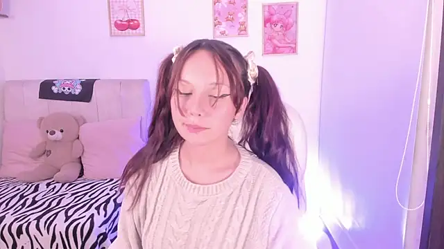 missdaphnee  online show from January 17, 2025, 7:41 am