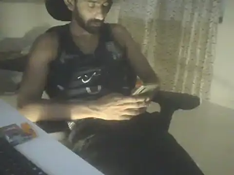 Snapshot of dominanthubby chatting on December 12, 2024, 12:44 pm dominanthubby online show from December 12, 2024, 12:44 pm