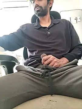 Snapshot of dominanthubby chatting on January 31, 2025, 10:52 am dominanthubby online show from January 31, 2025, 10:52 am