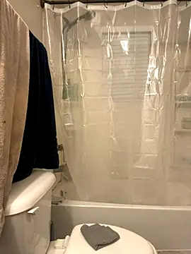 lovelyy kitty online show from November 18, 2025, 3:45 am