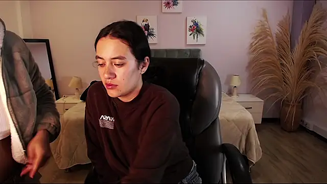 Snapshot of Icysweetcam chatting on November 29, 2025, 10:29 am Icysweetcam online show from November 29, 2025, 10:29 am