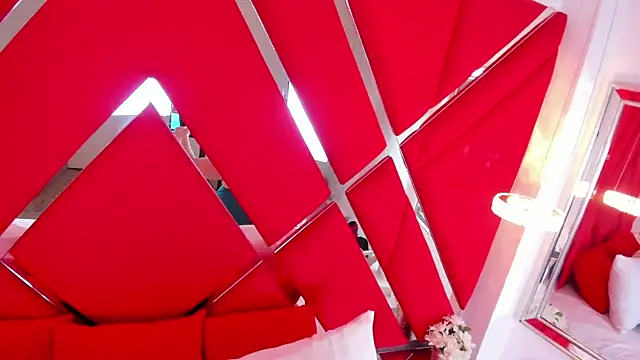 Snapshot of ArticaBelle chatting on January 4, 2025, 12:27 pm ArticaBelle online show from January 4, 2025, 12:27 pm