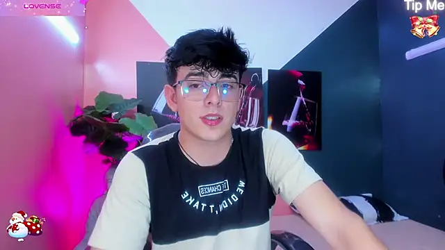 Snapshot of nolan_twink1 chatting on December 13, 2024, 10:19 am nolan twink1 online show from December 13, 2024, 10:19 am