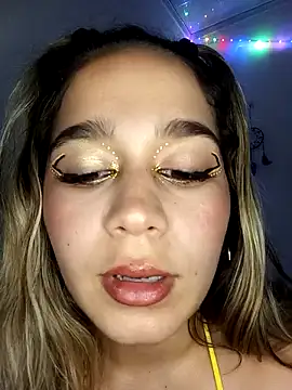 Snapshot of LaurenWelly_ chatting on January 17, 2025, 12:31 am LaurenWelly online show from January 17, 2025, 12:31 am