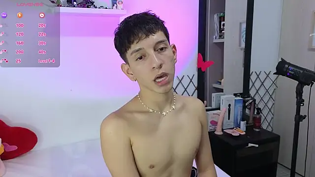 Snapshot of milky__boy_ chatting on March 5, 2025, 3:40 am milky boy online show from March 5, 2025, 3:40 am