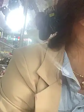 Snapshot of Cesywet chatting on February 23, 2025, 1:46 am Cesywet online show from February 23, 2025, 1:46 am