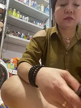 Snapshot of Cesywet chatting on March 4, 2025, 3:33 am Cesywet online show from March 4, 2025, 3:33 am