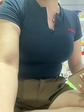 Snapshot of Cesywet chatting on September 23, 2025, 4:48 am Cesywet online show from September 23, 2025, 4:48 am