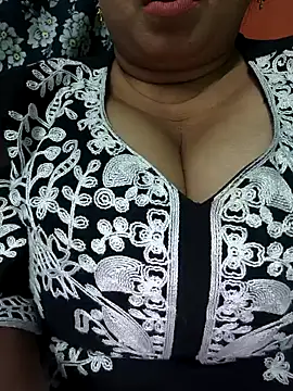 Snapshot of Rinki_Guptaa chatting on January 14, 2025, 11:10 am Rinki Guptaa online show from January 14, 2025, 11:10 am