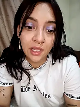 CORALINE GREYM online show from November 26, 2025, 4:13 am