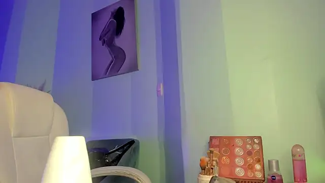 TinaJonnes  online show from October 11, 2025, 5:28 am