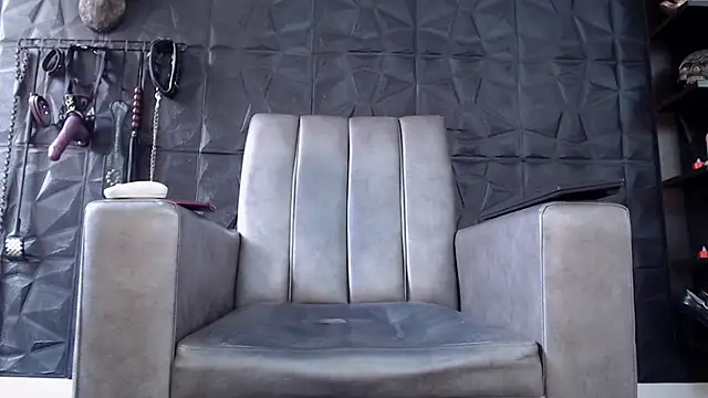 Snapshot of Agata_Darkness chatting on October 18, 2025, 5:35 pm Agata Darkness online show from October 18, 2025, 5:35 pm