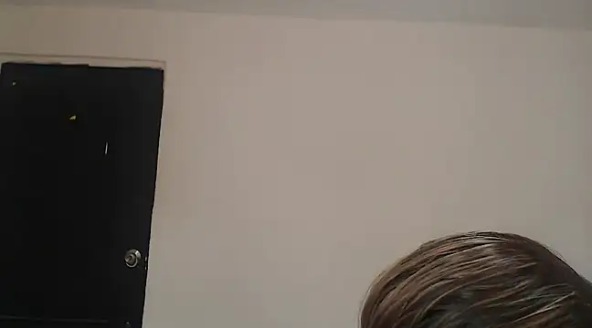 Snapshot of SusanLeroy chatting on February 28, 2025, 1:58 pm SusanLeroy online show from February 28, 2025, 1:58 pm