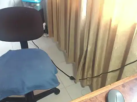 Snapshot of SusanLeroy chatting on March 20, 2025, 1:15 pm SusanLeroy online show from March 20, 2025, 1:15 pm