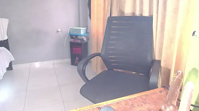 Snapshot of SusanLeroy chatting on October 28, 2025, 11:03 am SusanLeroy online show from October 28, 2025, 11:03 am