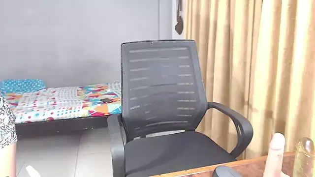 Snapshot of SusanLeroy chatting on November 16, 2025, 9:48 am SusanLeroy online show from November 16, 2025, 9:48 am