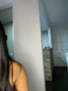 SOPHIACANDY19  online show from February 6, 2025, 1:05 am