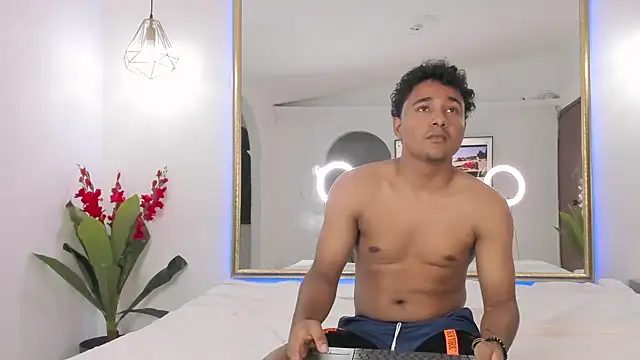 mia and masterboy online show from December 10, 2024, 2:59 am