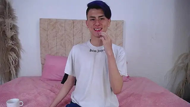 Snapshot of Alann_sr chatting on February 2, 2025, 5:21 am Alann sr online show from February 2, 2025, 5:21 am